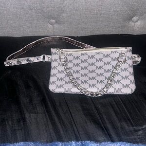 Micheal Kors Fanny pack / Cross Body OS Gray W/Rose Gold Interior